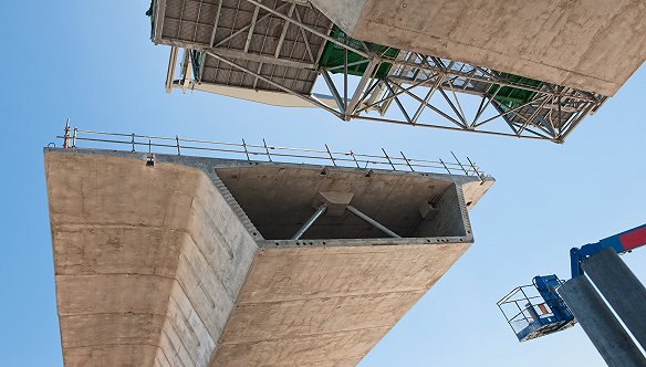 HS2’s Colne Valley viaduct scoops prestigious design award